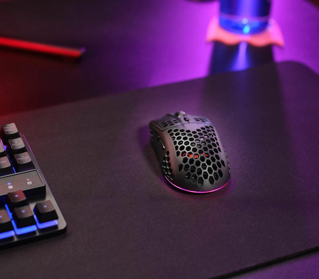 TRUST GXT929 HELOX TRÅDLÖS LÄTTVIKTSMUS - SVART