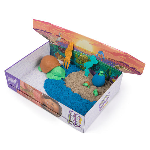 Kinetic Sand Turtle Beach – Sandsæt med skildpadde – 6069781 – sandlandskab i åben æske