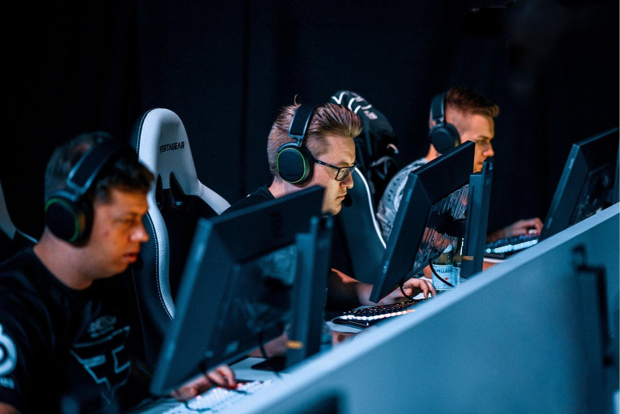 Steelseries - Arctis Pro + GameDAC Gaming headset - svart