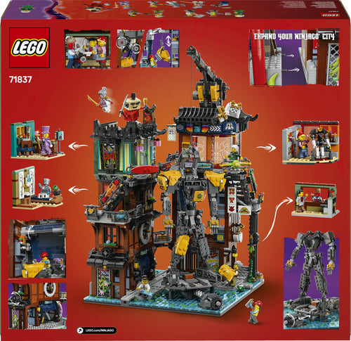 LEGO NINJAGO 71837 – NINJAGO Citys værksteder – æskens bagside med bymodellens funktioner