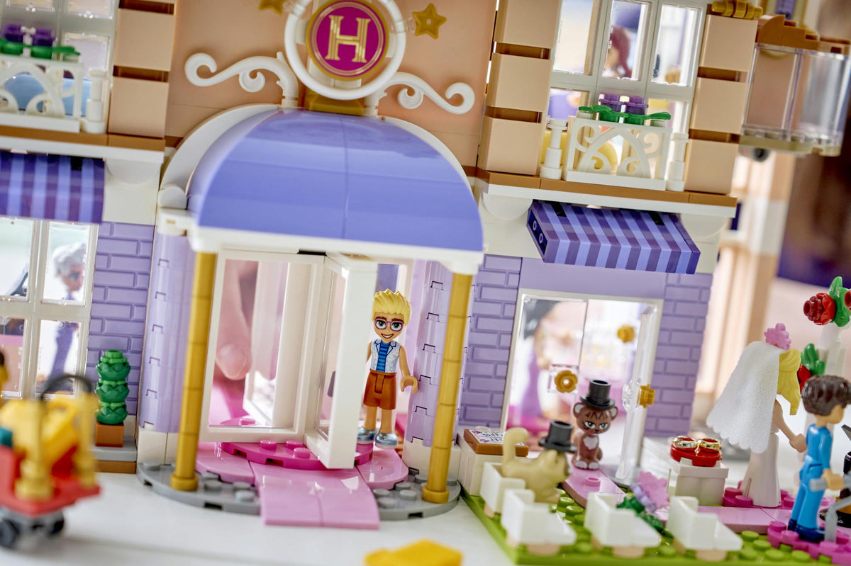 LEGO - LEGO Friends - Heartlake City Grand Hotel (42704) LEGO