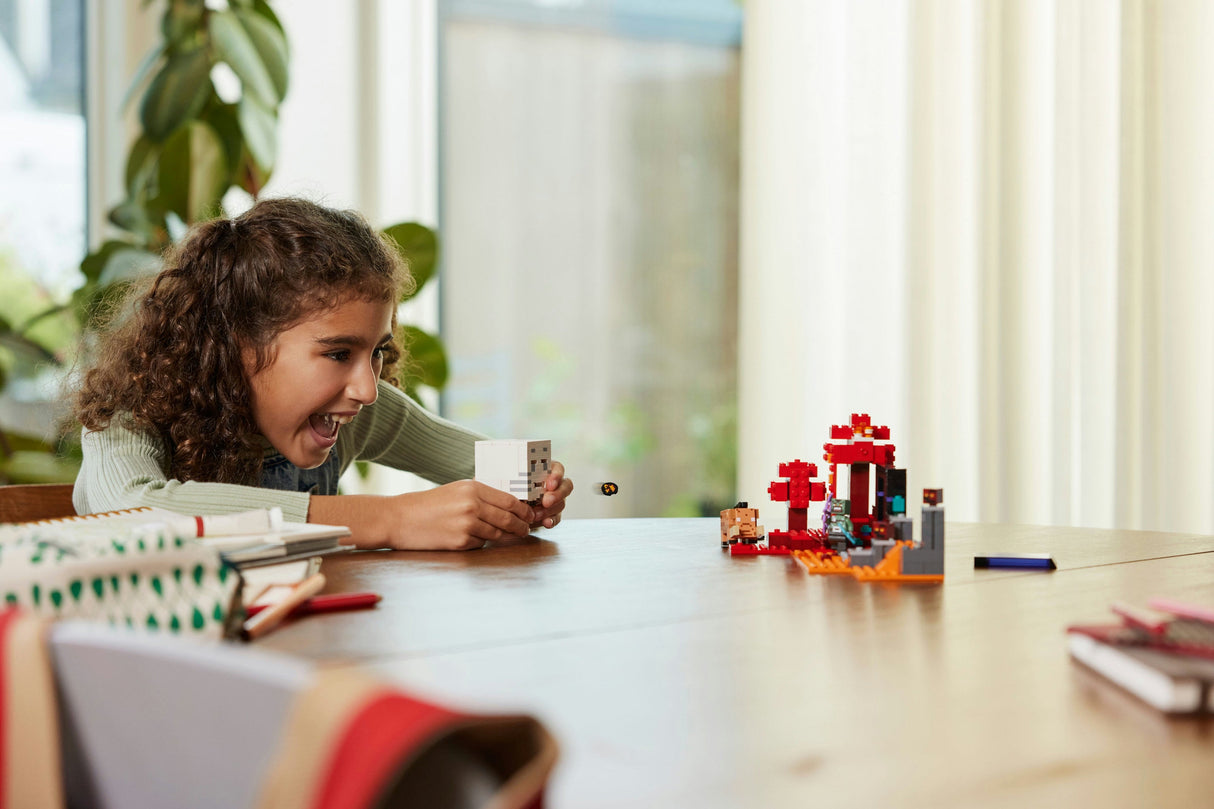 LEGO Minecraft - The Nether Portal Ambush