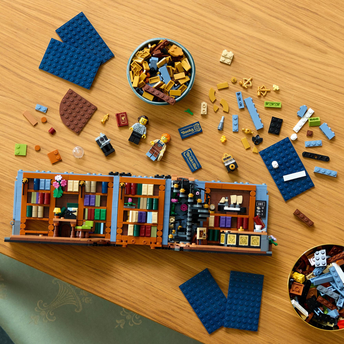 LEGO - Icons - Bookshop: Book Nook (11379) LEGO