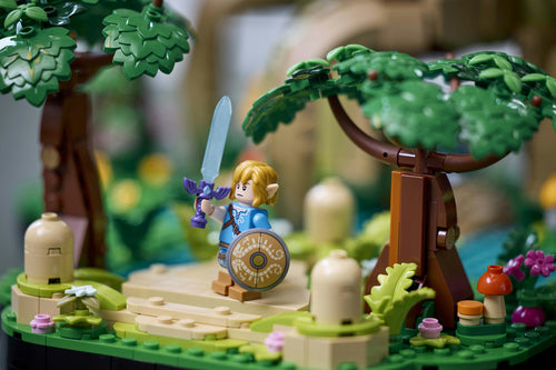 LEGO The Legend of Zelda 77092 – Deku-træet 2-i-1 – Link foran et mindre træ