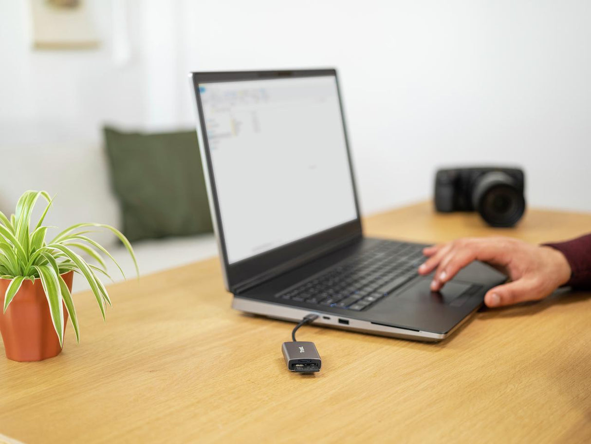 TRUST DALYX FAST USB-C-KORTLÄSARE