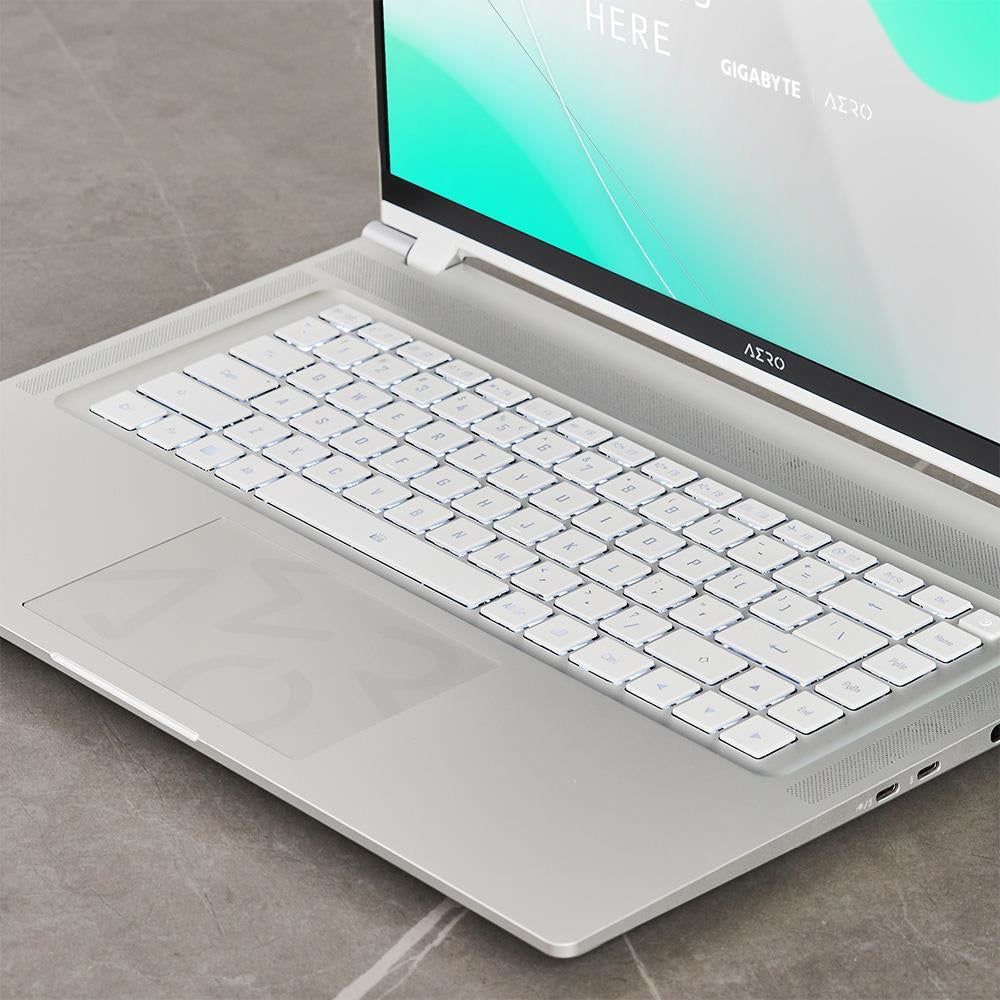 GIGABYTE AERO 16 OLED BSF-73DE994SO 16" i7-13700H, RTX 4070 Gaming Notebook