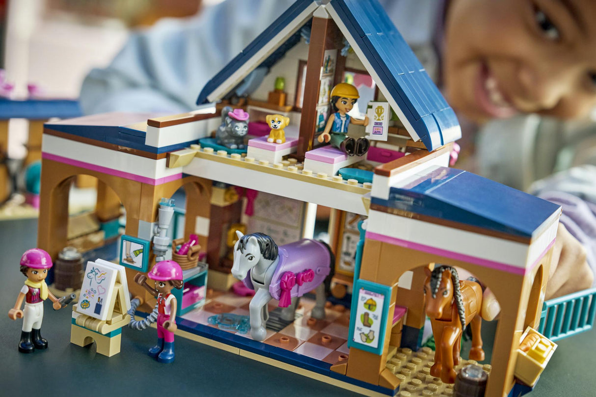 LEGO - LEGO Friends - Horse Stable and Riding Academy (42688) LEGO