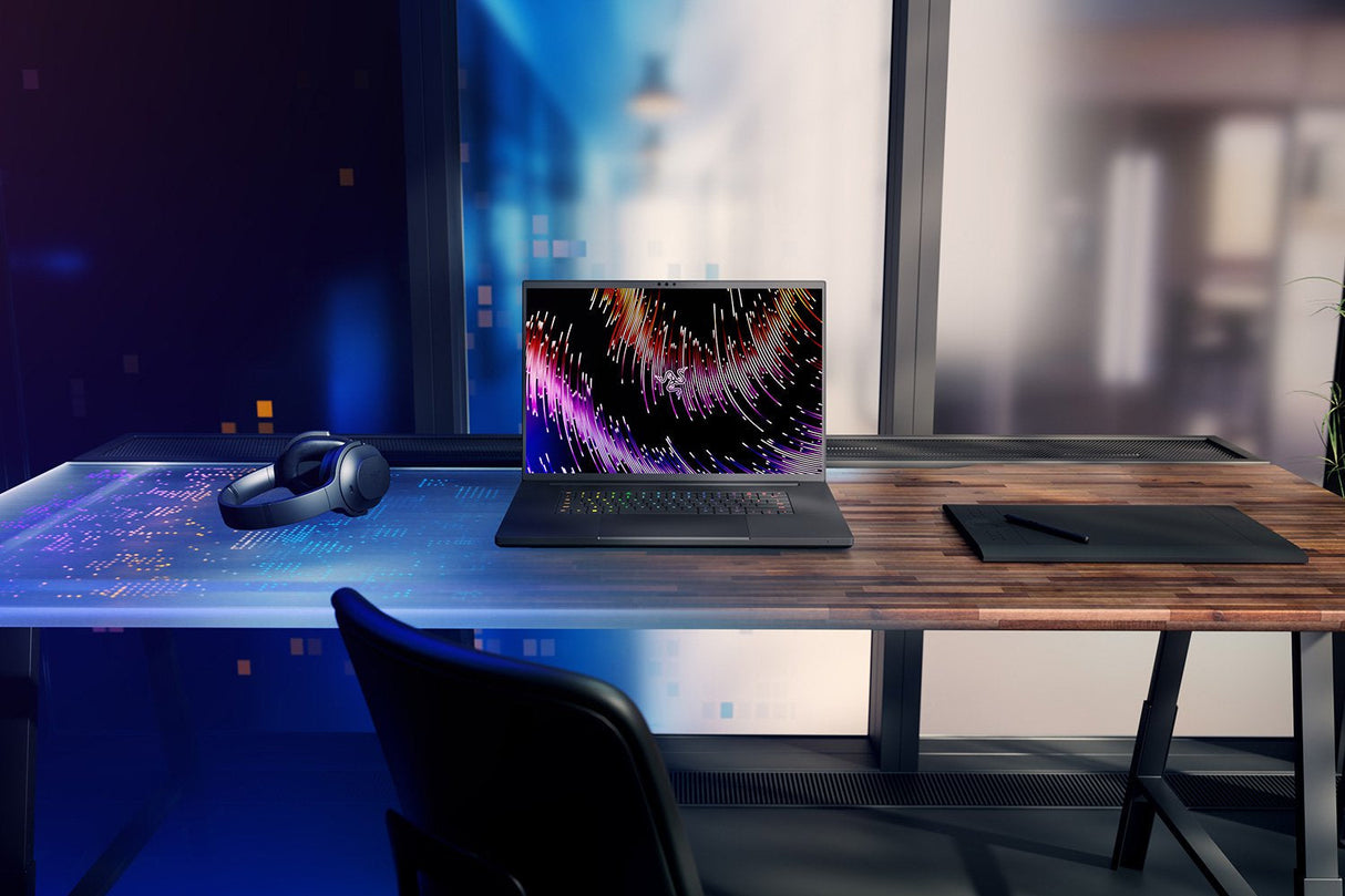 Razer Blade 18 18 I9-13950HX 32GB 1TB NVIDIA GeForce RTX 4080 / Intel UHD-grafik Windows 11 Home