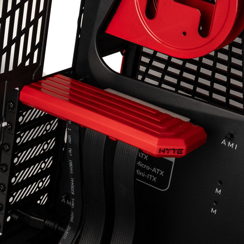 HYTE Y70 Touch Svart/Röd