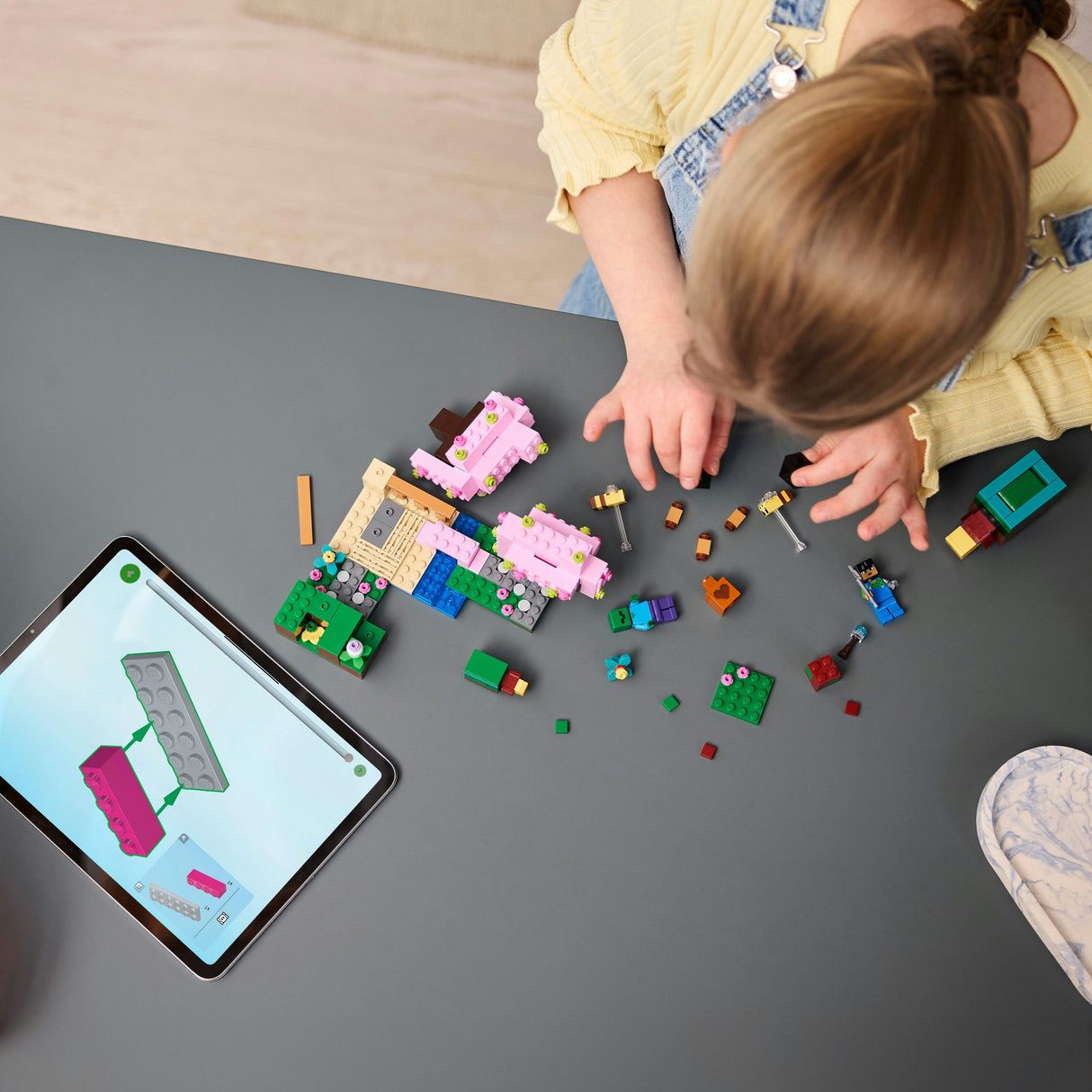 LEGO Minecraft - The Cherry Blossom Garden (21260)