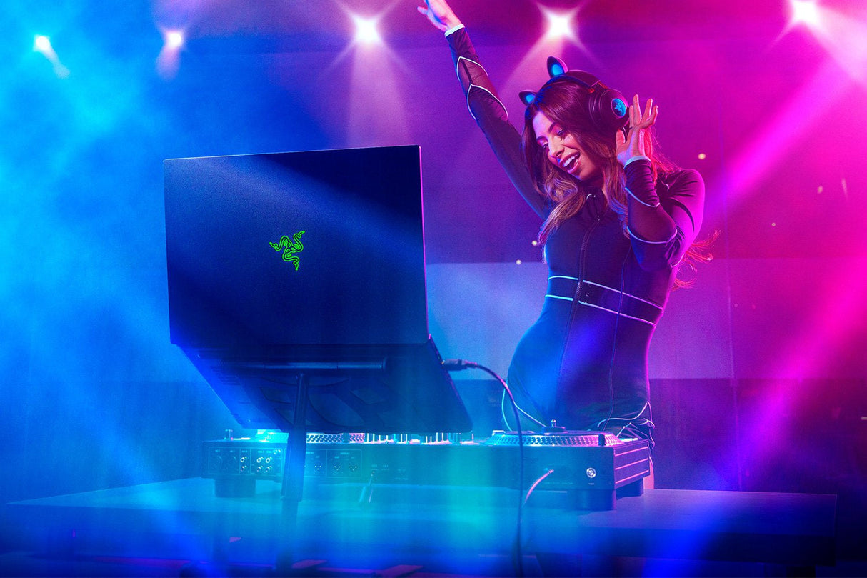 Razer Blade 18 18 I9-13950HX 32GB 1TB NVIDIA GeForce RTX 4080 / Intel UHD-grafik Windows 11 Home