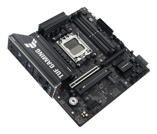 ASUS TUF GAMING B850M-E WIFI med synlige PCIe-pladser