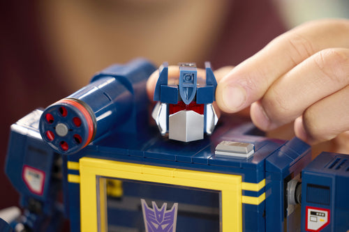 LEGO 10358 Icons Transformers: Soundwave Lego