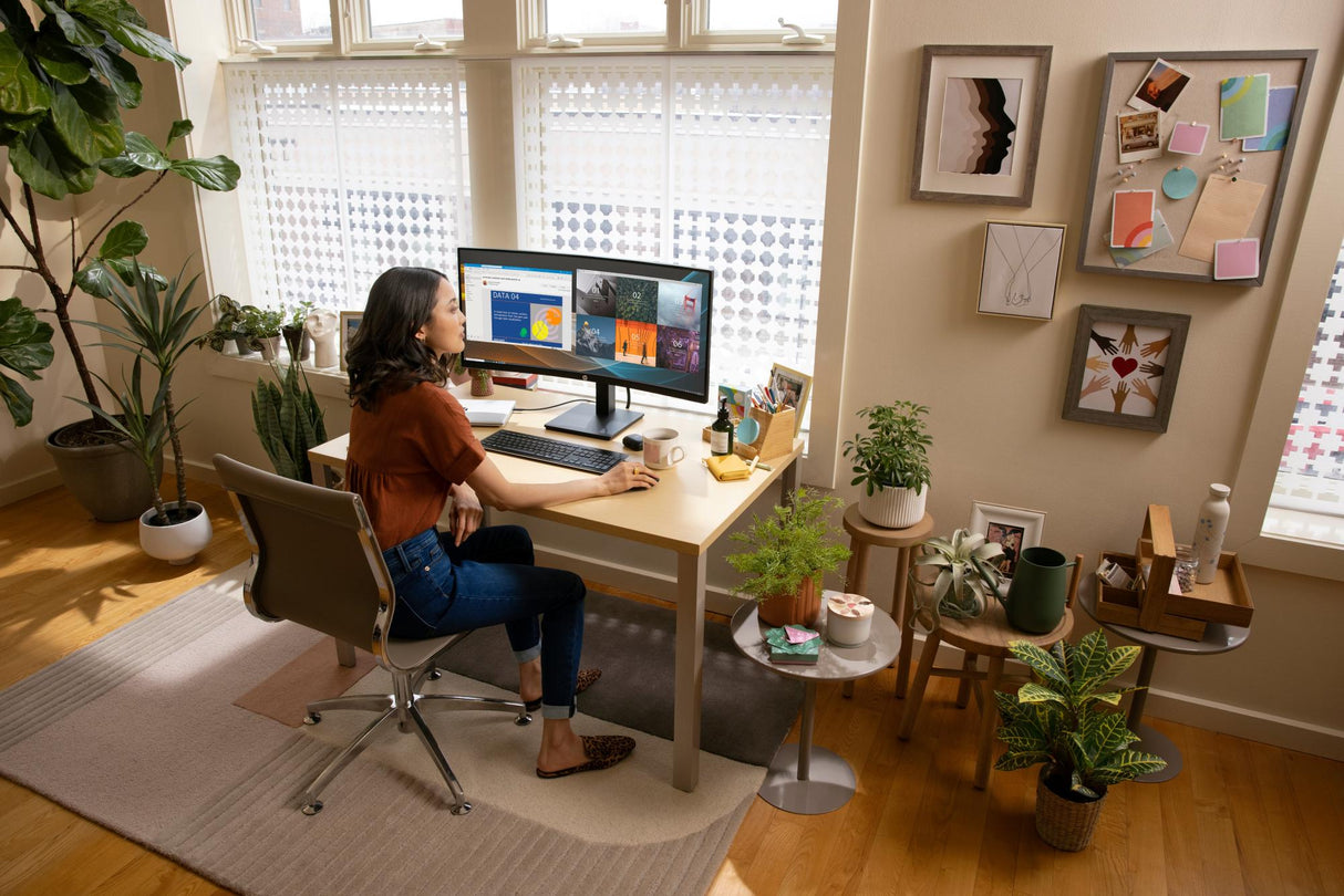 HP P34hc G4 34 3440 X 1440 (UltraWide) HDMI DisplayPort USB-C 60Hz Dockningsskärm