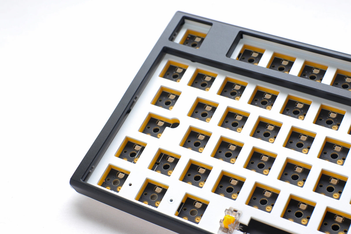 Ducky One 3 - Hot Swap ISO Barebone Black - TKL - RGB - Utan Switchar/knappsatser