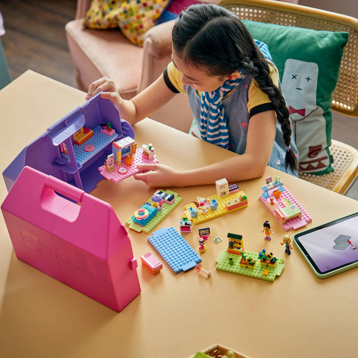 LEGO - LEGO Friends - Creative Dollhouse Suitcase (42697) LEGO