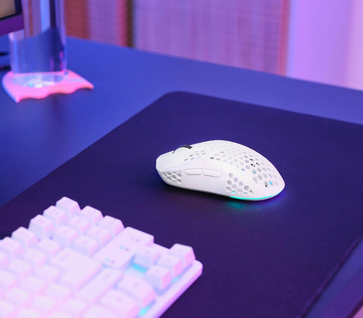 TRUST GXT929W HELOX TRÅDLÖS LÄTTVIKTSMUS - VIT