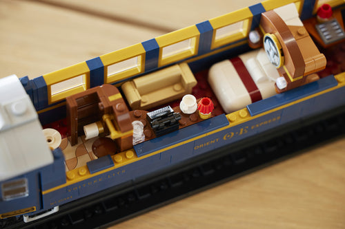 LEGO Ideas 21344 – Orientekspressen – åben sovevogn med kupé og senge