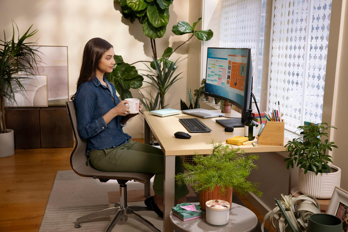 HP P34hc G4 34 3440 x 1440 (UltraWide) HDMI DisplayPort USB-C 60Hz Dockingskærm Hewlett-Packard