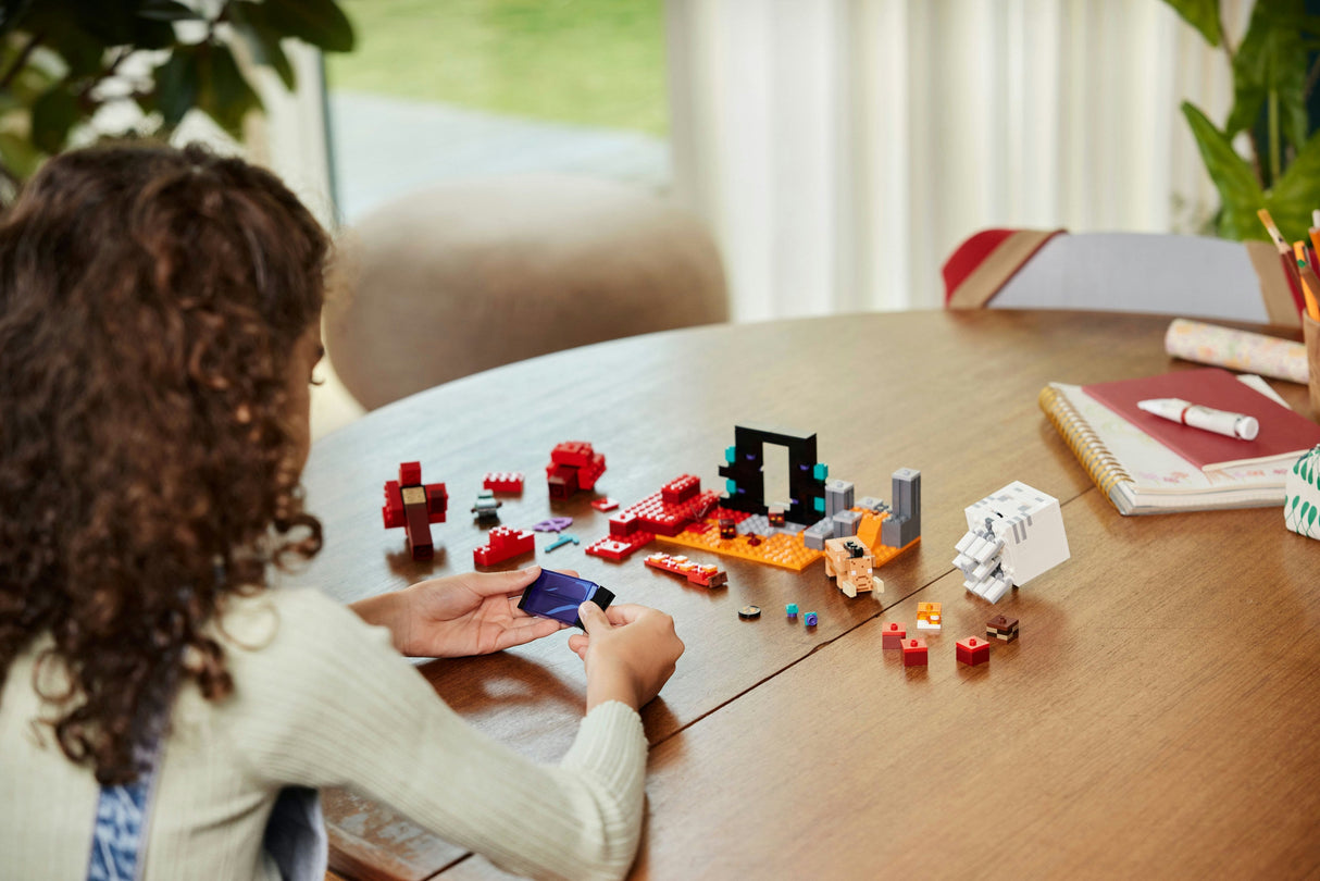 LEGO Minecraft - The Nether Portal Ambush