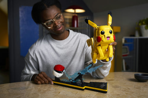 LEGO Pokémon 72152 – Pikachu og Poké Ball – bygger undersøger den færdige model