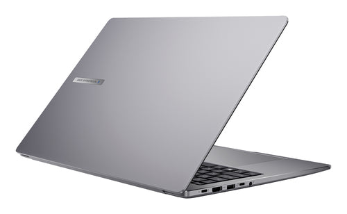 ASUS ExpertBook P3 PM3606CKA-MB0197X Copilot+ PC – set skråt forfra (vinkel 3)