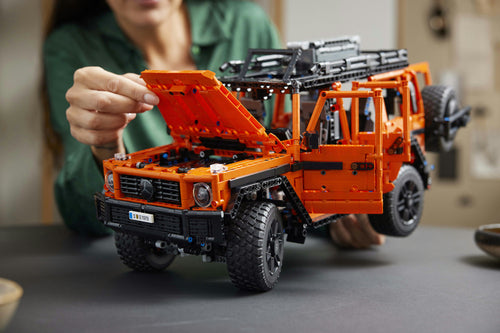 LEGO Technic 42177 Mercedes-Benz G 500 – bygget model på bord
