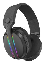 Subsonic Vektra – sort trådløst gamingheadset med RGB – set skråt fra siden