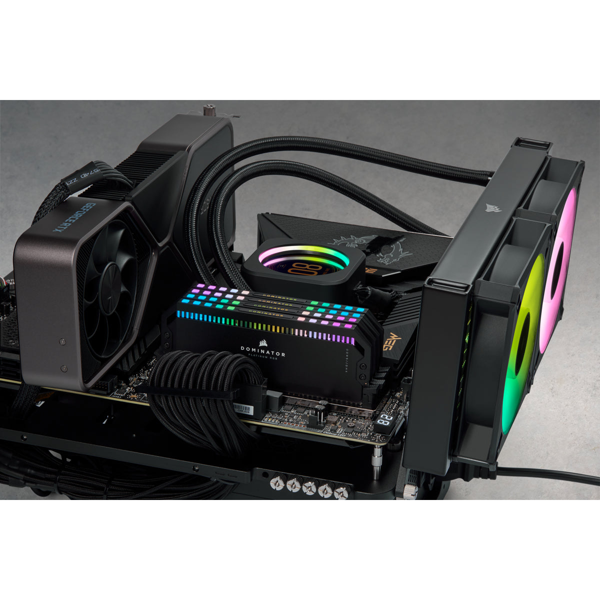 CORSAIR Dominator DDR5 64GB Kit 5600MHz CL36