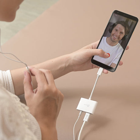 j5create JCA122-N – USB-C til 3,5 mm lyd med PD – Telefonopkald som eksempel