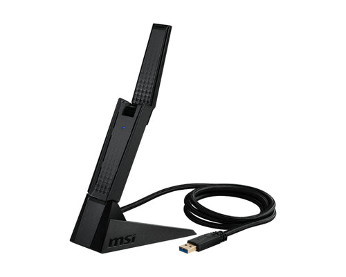 MSI AXE5400 i holder med USB-kabel