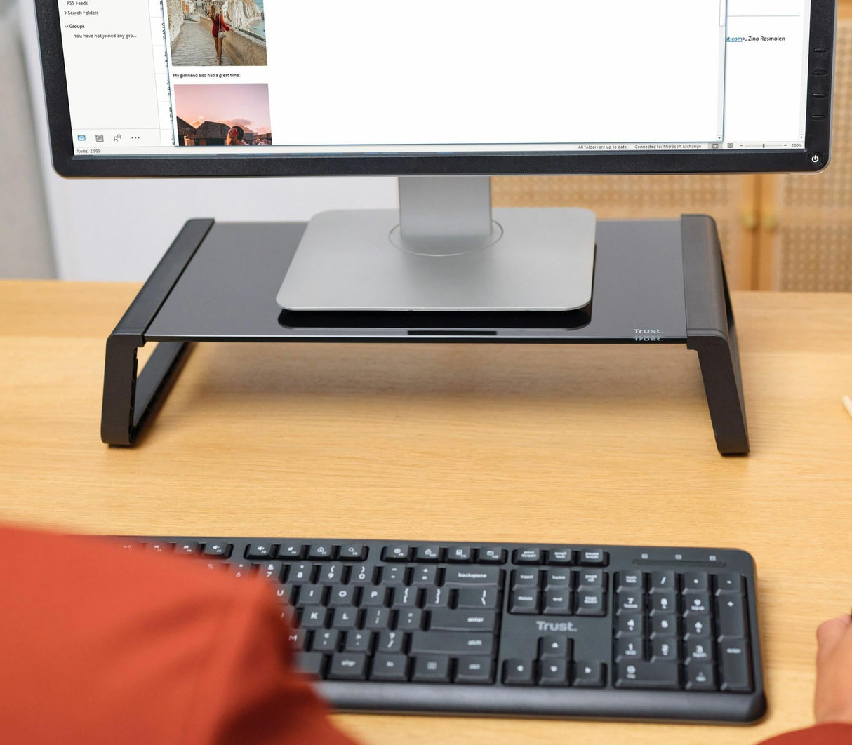 TRUST MONTA GLASS MONITOR STAND - SVART