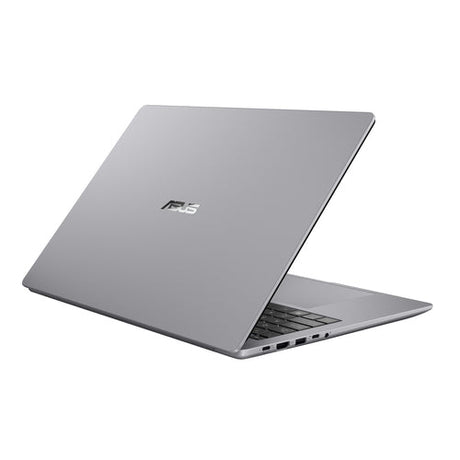 ASUS ExpertBook P3 G1 P3606CCA-MB0356X – set skråt forfra (vinkel 3); tastaturlayout illustrativt