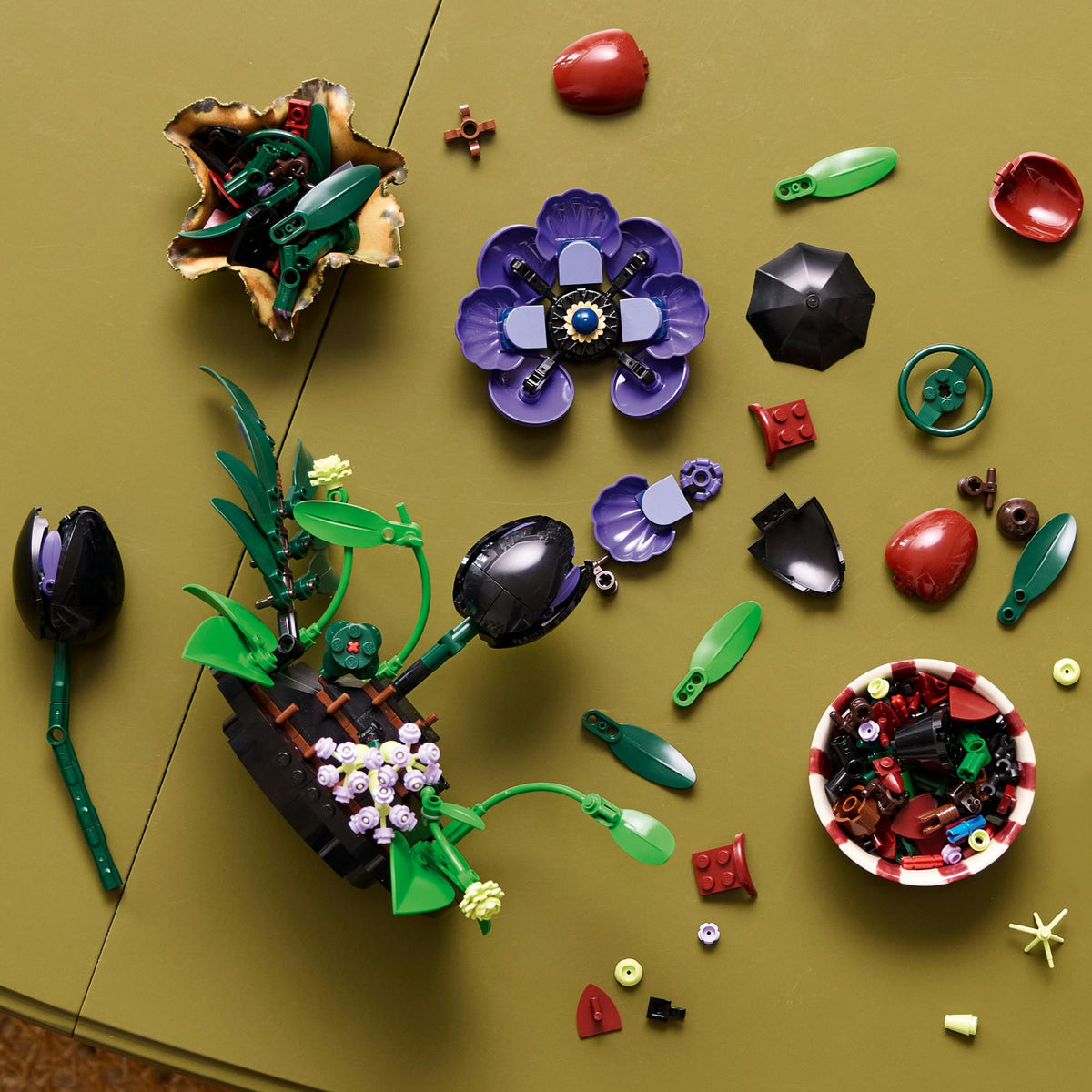 LEGO - Botanicals - Dark Flower Arrangement (11513) LEGO