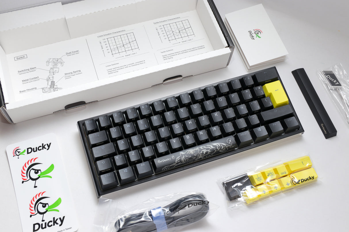 Ducky One 2 Pro - Klassisk Svart / Vit Nordisk - Mini 60% - Gateron Gul