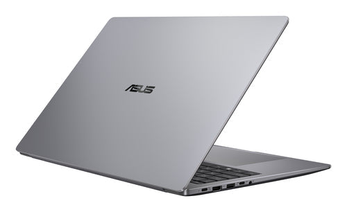 ASUS ExpertBook P5 G2 PM5606CGA-PL0085X Copilot+ PC – set skråt forfra (vinkel 3); tastaturlayout illustrativt