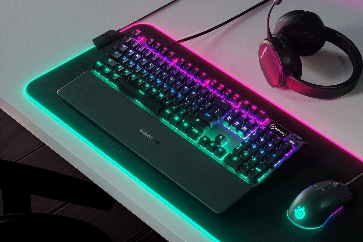 Steelseries - Apex 5 Hybrid Mechanical Gaming Keyboard - Nordic Layout