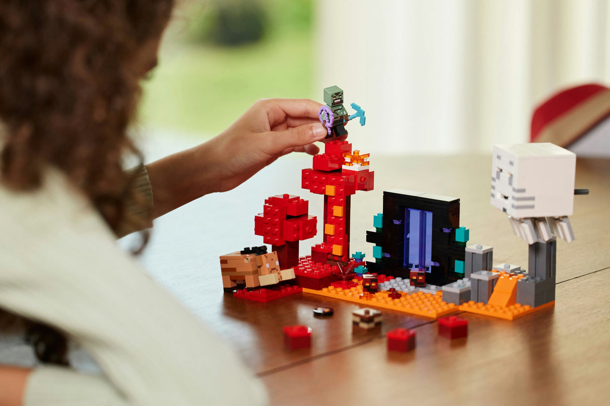 LEGO Minecraft - The Nether Portal Ambush