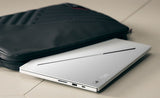 ASUS ROG Zephyrus G14 GU405AW-SY022W – illustreret i brug (vinkel 5)