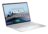 ASUS Zenbook 14 OLED UX3405CA-QD738W – set skråt forfra; tastaturlayout illustrativt