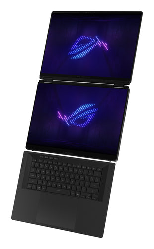 ASUS ROG Zephyrus Duo GX651AR-SR042W – set skråt forfra (vinkel 5); tastaturlayout illustrativt