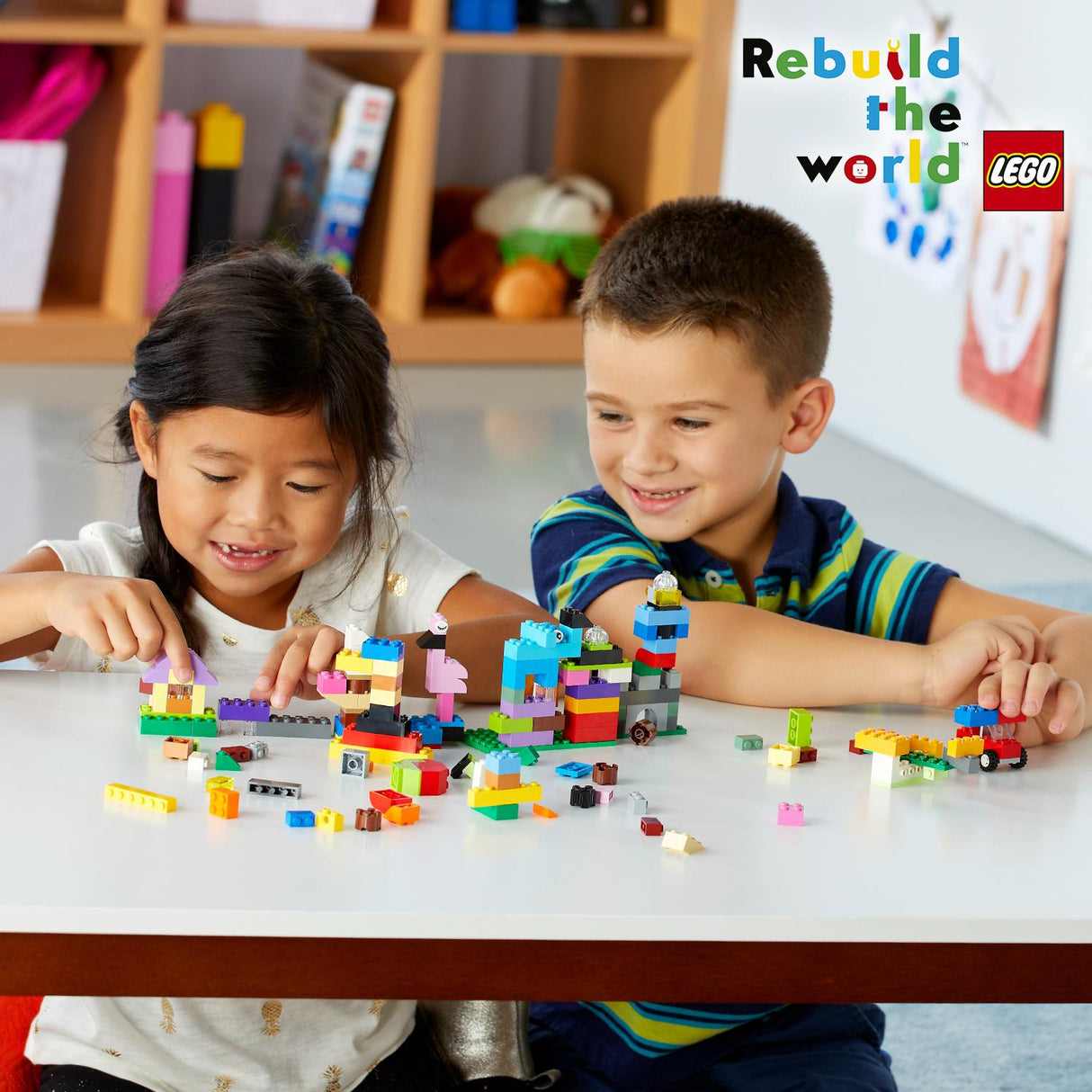 LEGO Classic - Kreativ Resväska (10713)