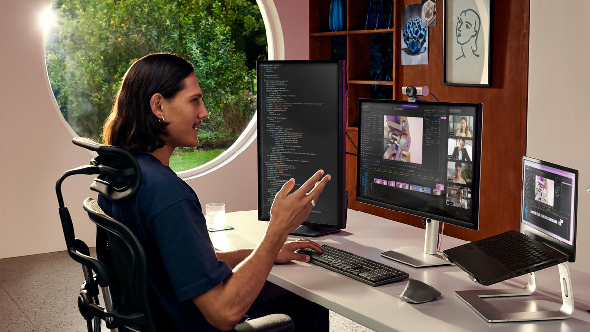 Logitech - MX Brio Ultra HD 4K Collaboration and Streaming Webcam - Graphite Logitech