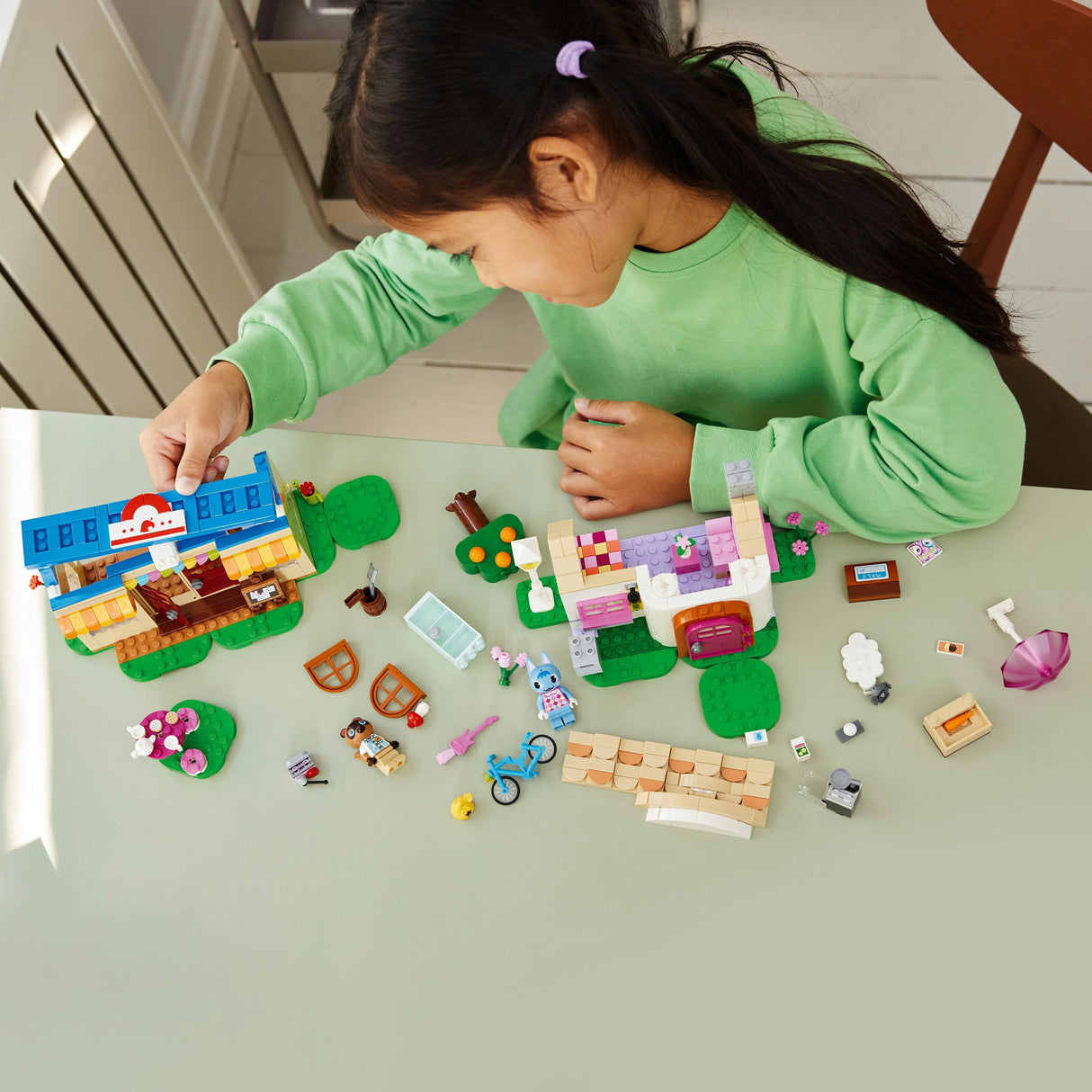 LEGO Animal Crossing - Nook&#039;s Cranny &amp;amp; Rosies Hus (77050)