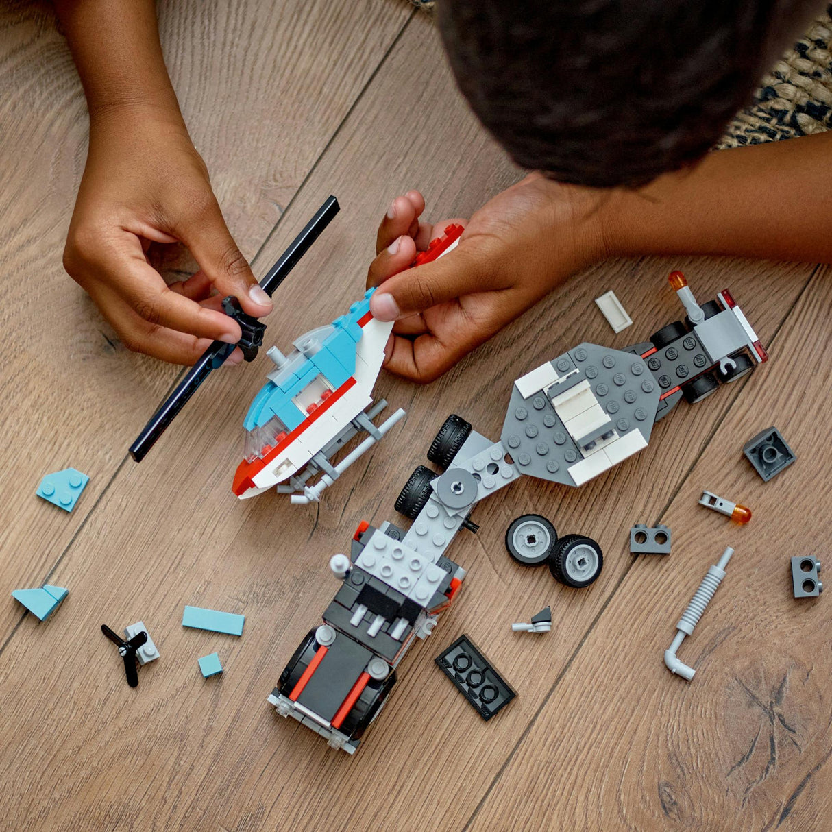 LEGO Creator - Flak Truck With Helikopter (31146)