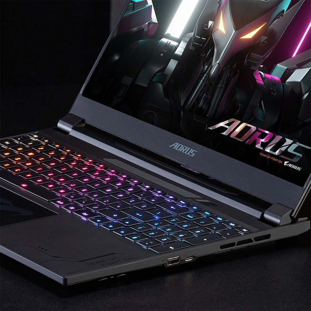 AORUS 15X ASF B3DE654SH 15.6 I9-13900HX 16GB 1TB NVIDIA GeForce RTX 4070 / Intel UHD-grafik Windows 11 Home