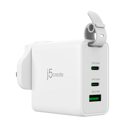 j5create – 65 W GaN USB-rejseoplader med stikadaptere – Oplader set skråt