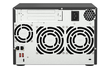 QNAP TS-673A – bagside og porte