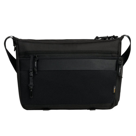 ASUS ROG Archer Messenger 14 BC2400 – bagside med netpolstring og lynlåslomme