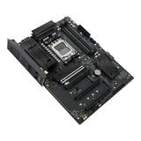 ASUS B850 MAX Gaming WiFi – bundkort set diagonalt ovenfra